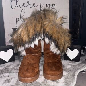 EUC BOOTS WITH THE FUR